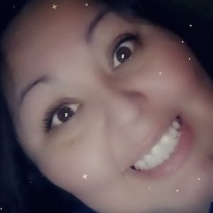 Meet your Posher, Lorie